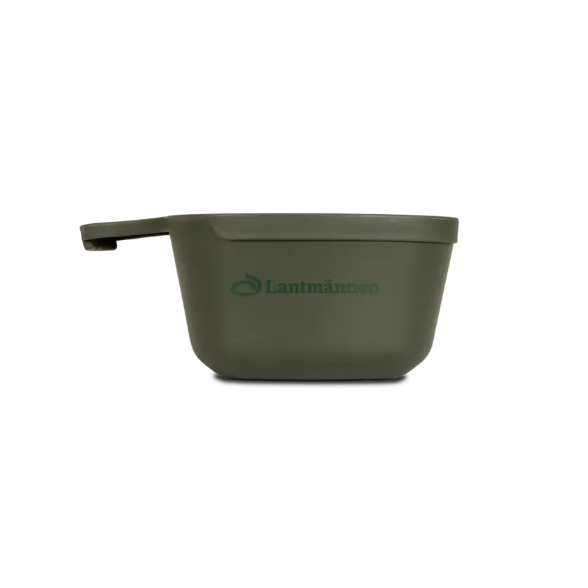 green plastic cup with lantmännen logo